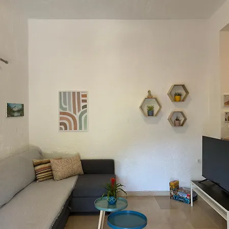 Golden Horizon Retreat, Tranquil Atmosphere Next To The Sea! Casa de Férias Goúrnai