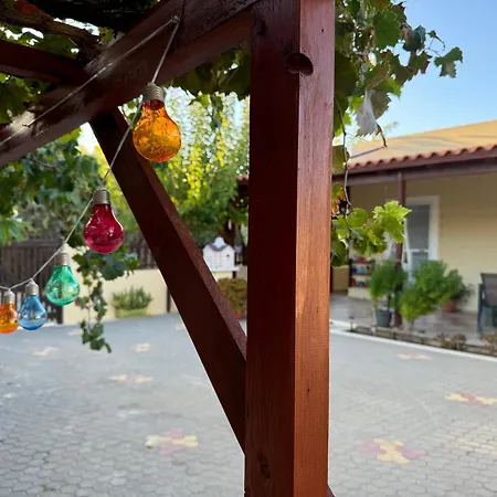 Casa de Férias Golden Horizon Retreat, Tranquil Atmosphere Next To The Sea! Goúrnai