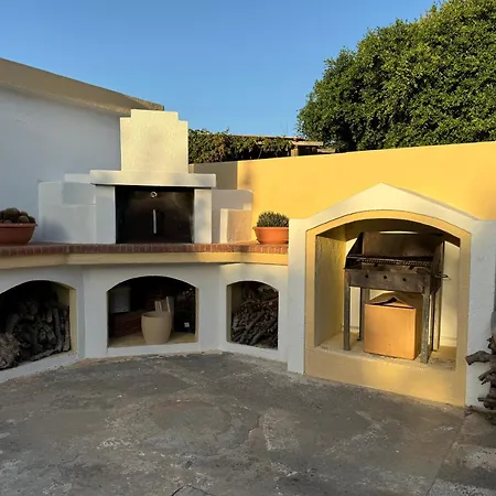 Golden Horizon Retreat, Tranquil Atmosphere Next To The Sea! Ferienhaus