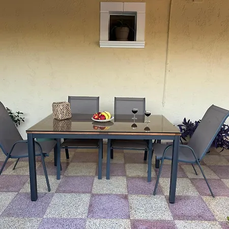 Ferienhaus Golden Horizon Retreat, Tranquil Atmosphere Next To The Sea! Goúrnes